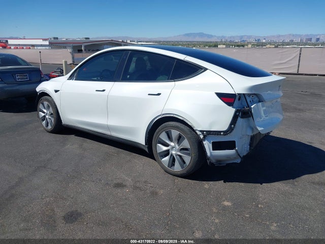 2021 TESLA MODEL Y 5YJYGDEE3MF219908 Photo 2