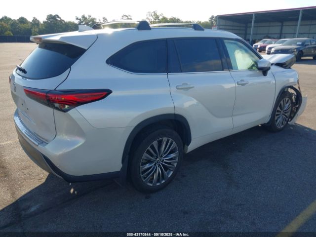 2022 TOYOTA HIGHLANDER 5TDFZRBH5NS182063 Photo 3