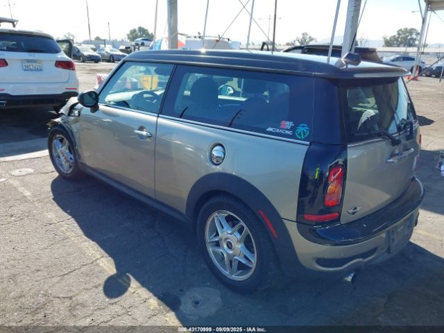 2010 MINI COOPER S CLUBMAN WMWMM3C53ATP93774 Photo 2