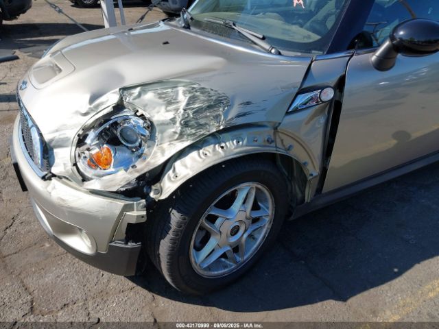 2010 MINI COOPER S CLUBMAN WMWMM3C53ATP93774 Photo 5