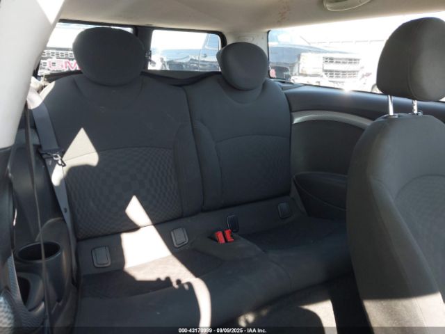 2010 MINI COOPER S CLUBMAN WMWMM3C53ATP93774 Photo 7