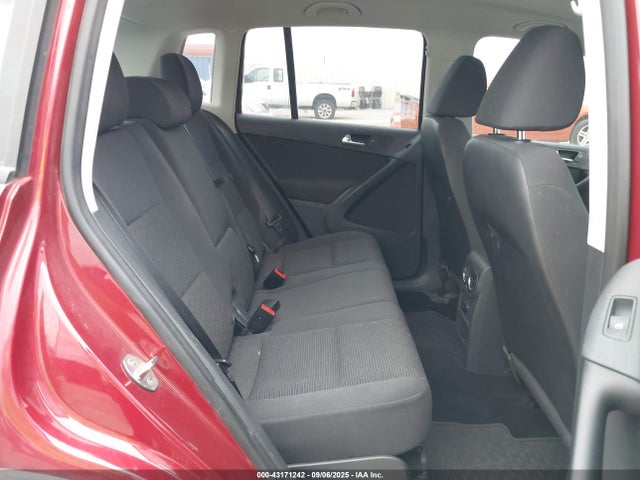 WVGBV7AX5FW059481 Volkswagen Tiguan
