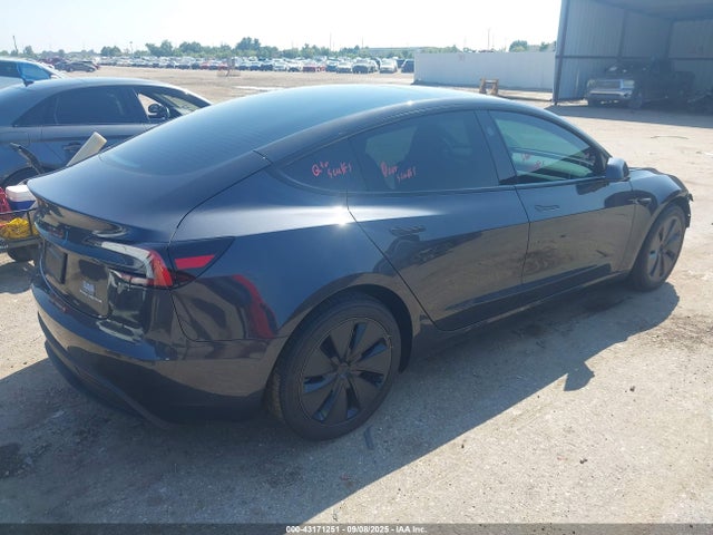2025 TESLA MODEL 3 5YJ3E1EB8SF962565 Photo 3
