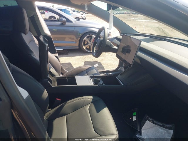 2025 TESLA MODEL 3 5YJ3E1EB8SF962565 Photo 4