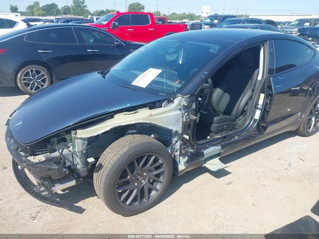 2025 TESLA MODEL 3 5YJ3E1EB8SF962565 Photo 5