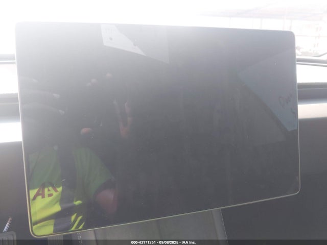 2025 TESLA MODEL 3 5YJ3E1EB8SF962565 Photo 6