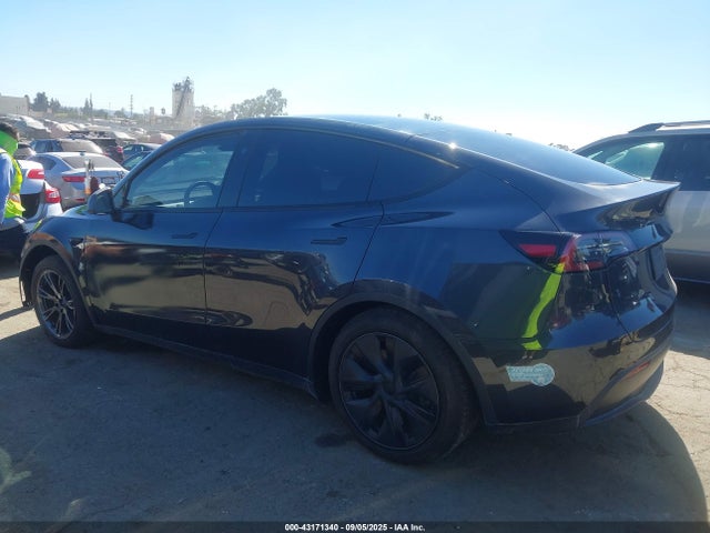 7SAYGDED6SF242106 Tesla Model Y