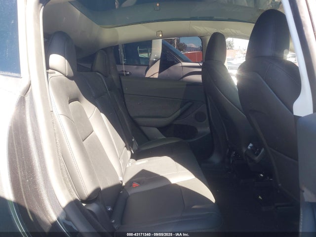 2025 TESLA MODEL Y 7SAYGDED6SF242106 Photo 7