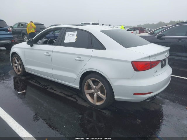 2015 AUDI A3 WAUACGFF0F1140517 Photo 2