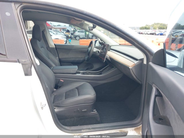 5YJYGDEE1LF012044 Tesla 2020