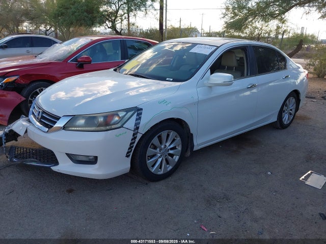 Honda k24w1 2014 1HGCR2F82EA142588 Image 2