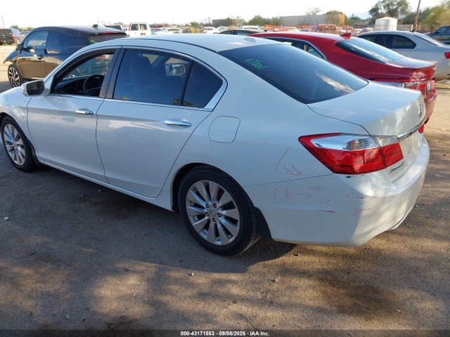 Honda k24w1 2014 1HGCR2F82EA142588 Image 3