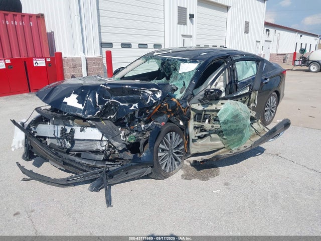 1N4BL4DV3SN308854 Nissan 2025