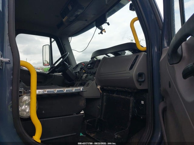 1FVAHFFT6MHMU9132 Freightliner L9n