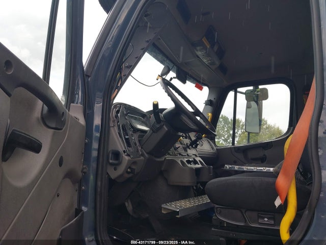 1FVAHFFT6MHMU9132 Freightliner L9n
