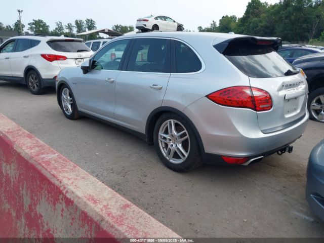 2013 PORSCHE CAYENNE HYBRID WP1AE2A29DLA15374 Photo 2