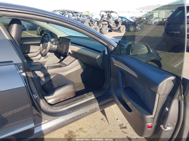2021 TESLA MODEL 3 5YJ3E1EB4MF002503 Photo 4