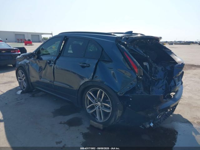 2019 CADILLAC XT4 1GYFZER47KF108094 Photo 2