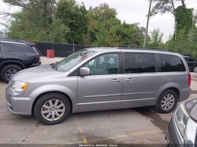 2C4RC1BG1GR252533 Chrysler Town and Country