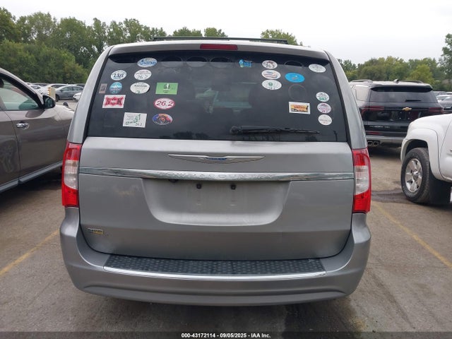 2C4RC1BG1GR252533 Chrysler Town and Country