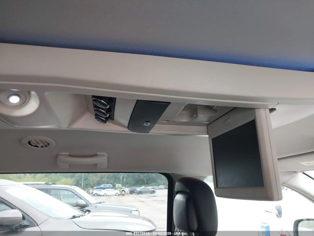 2C4RC1BG1GR252533 Chrysler Town and Country