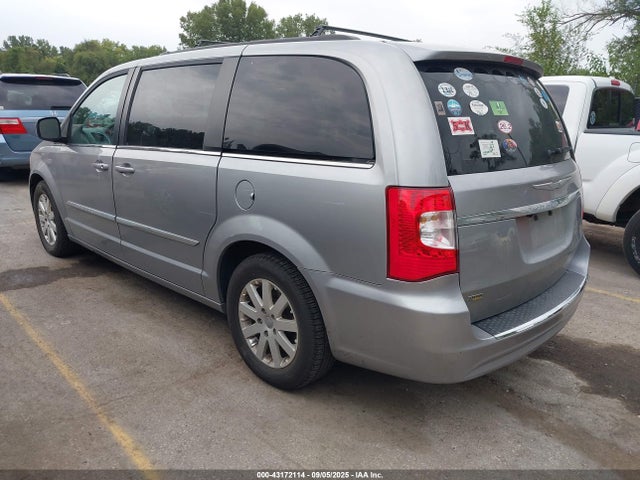 2C4RC1BG1GR252533 Chrysler Town and Country