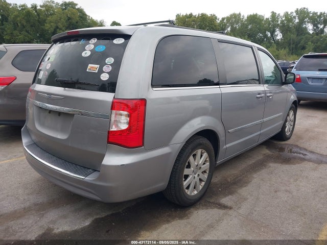 2C4RC1BG1GR252533 Chrysler Town and Country