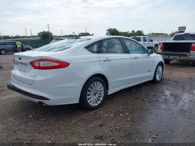 3FA6P0LU4GR143943 Ford 2016