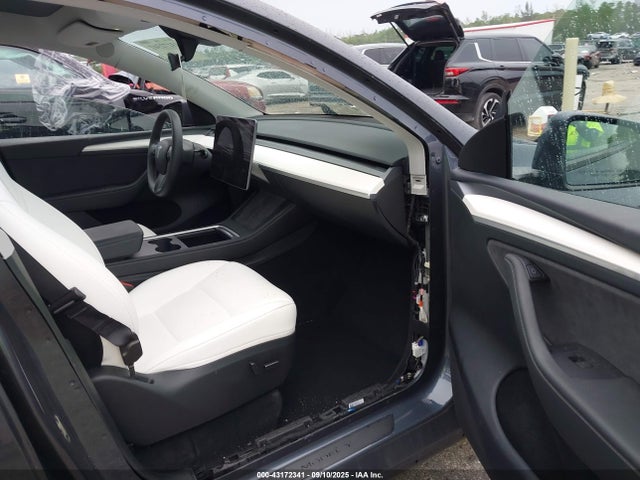 2023 TESLA MODEL Y 7SAYGDEE8PA198641 Photo 4