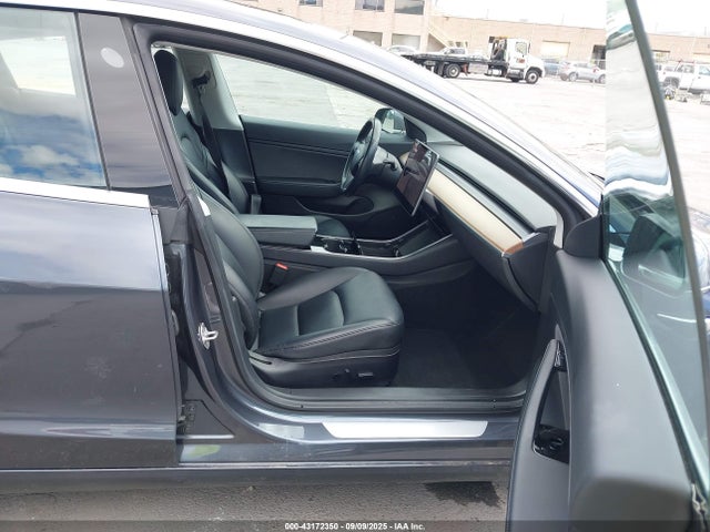 2018 TESLA MODEL 3 5YJ3E1EB7JF132836 Photo 4