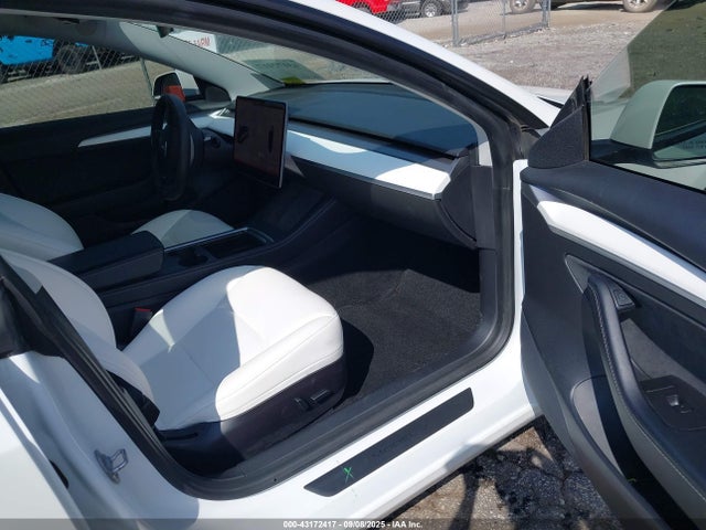 2021 TESLA MODEL 3 5YJ3E1EB9MF032743 Photo 4