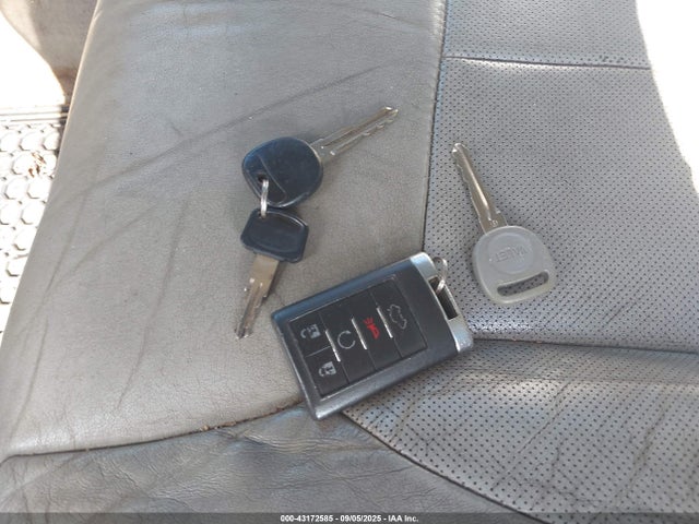 2011 CADILLAC DTS 1G6KD5E68BU102720 Photo 10