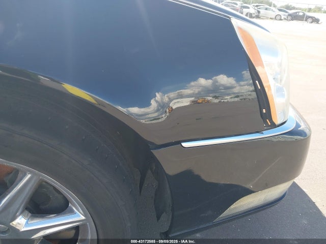 2011 CADILLAC DTS 1G6KD5E68BU102720 Photo 5