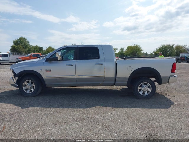 43172730 :رقم المزاد ، 3D73Y3HL4BG558945 vin ، 2011 Ram Ram 3500 Laramie مزاد بيع