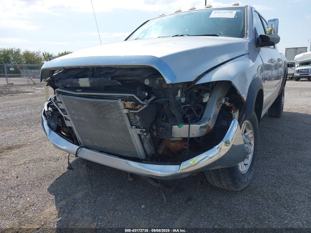 43172730 :رقم المزاد ، 3D73Y3HL4BG558945 vin ، 2011 Ram Ram 3500 Laramie مزاد بيع