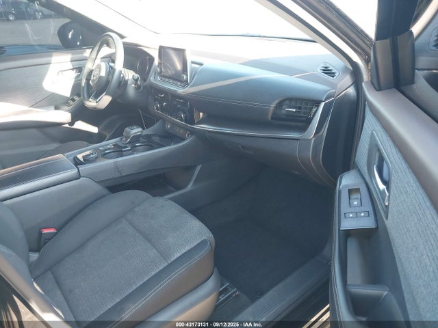 5N1AT3BB1MC792607 Nissan Rogue