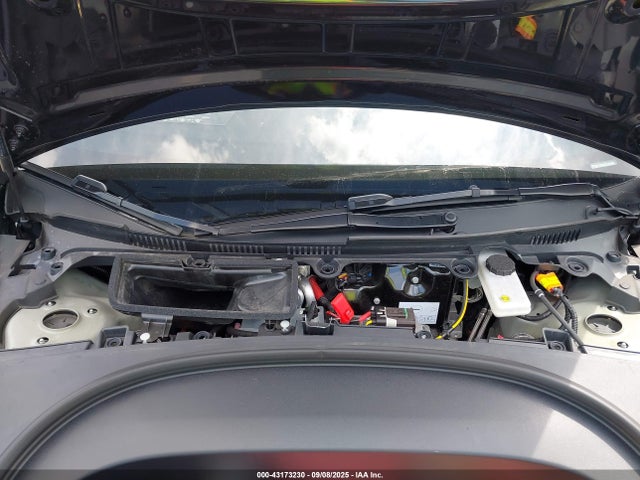 2025 TESLA MODEL 3 5YJ3E1EA2SF942190 Photo 9