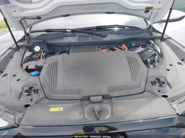 2024 AUDI Q8 E-TRON WA14AAGE9RB023651 Photo 9