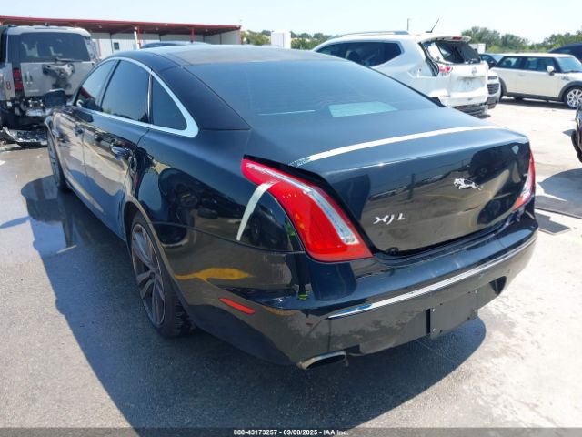 2011 JAGUAR XJ SAJWA2GBXBLV15651 Photo 2
