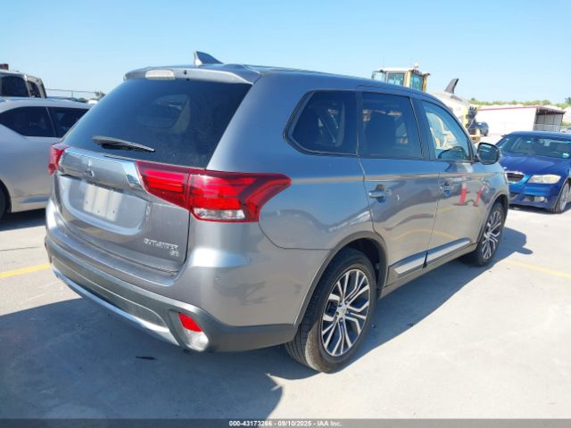 2017 MITSUBISHI OUTLANDER JA4AD3A38HZ058670 Photo 3