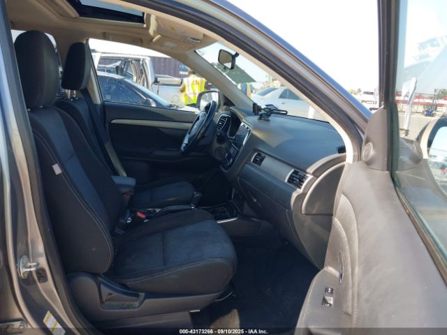 2017 MITSUBISHI OUTLANDER JA4AD3A38HZ058670 Photo 4