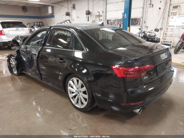 2017 AUDI A4 WAUANAF41HN007668 Photo 2