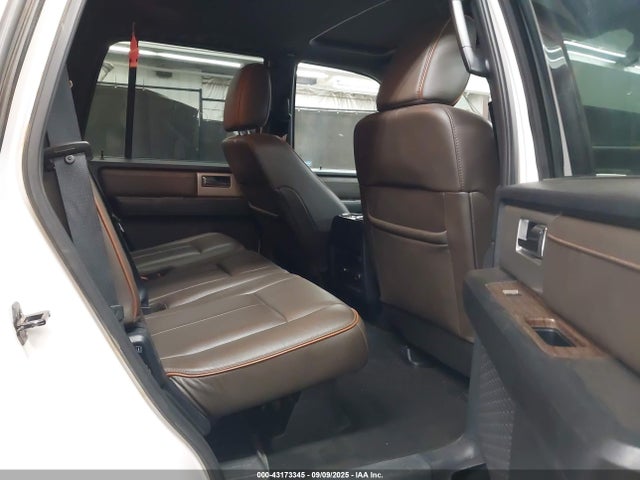 Ford Expedition 2015 1FMJU1JT7FEF43182 Image 8