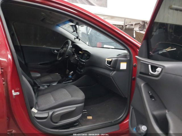 2019 HYUNDAI IONIQ HYBRID KMHC65LC0KU175046 Photo 4