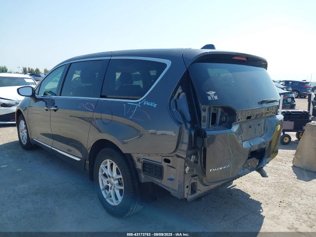 2020 CHRYSLER PACIFICA 2C4RC1BG5LR247667 Photo 2