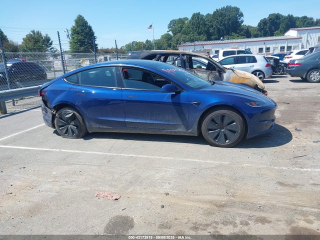 5YJ3E1EA0RF824438 Tesla 2024
