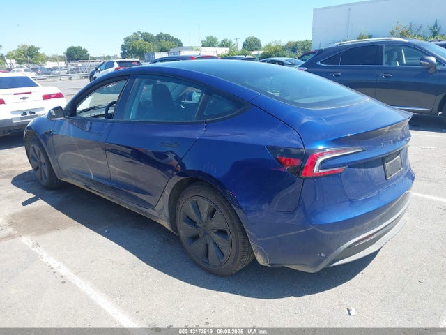 5YJ3E1EA0RF824438 Tesla 2024