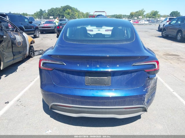 5YJ3E1EA0RF824438 Tesla 2024