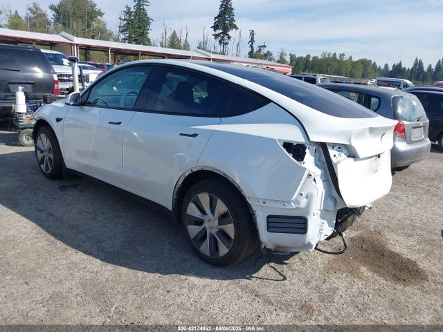 2023 TESLA MODEL Y 7SAYGDEE1PF814019 Photo 2