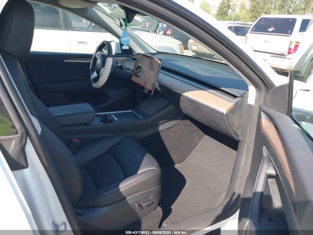 2023 TESLA MODEL Y 7SAYGDEE1PF814019 Photo 4